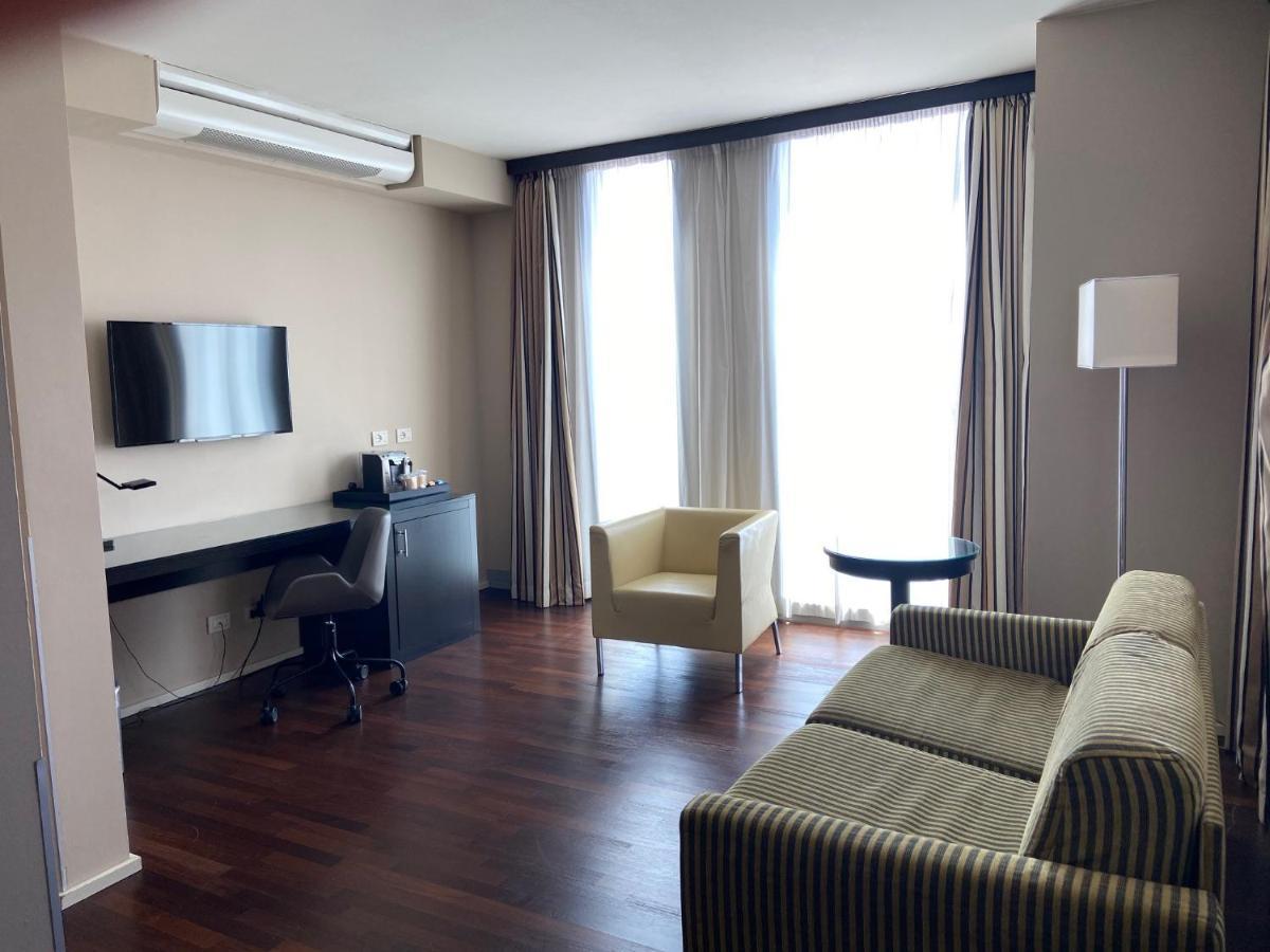 Hotel NH Padova Esterno foto