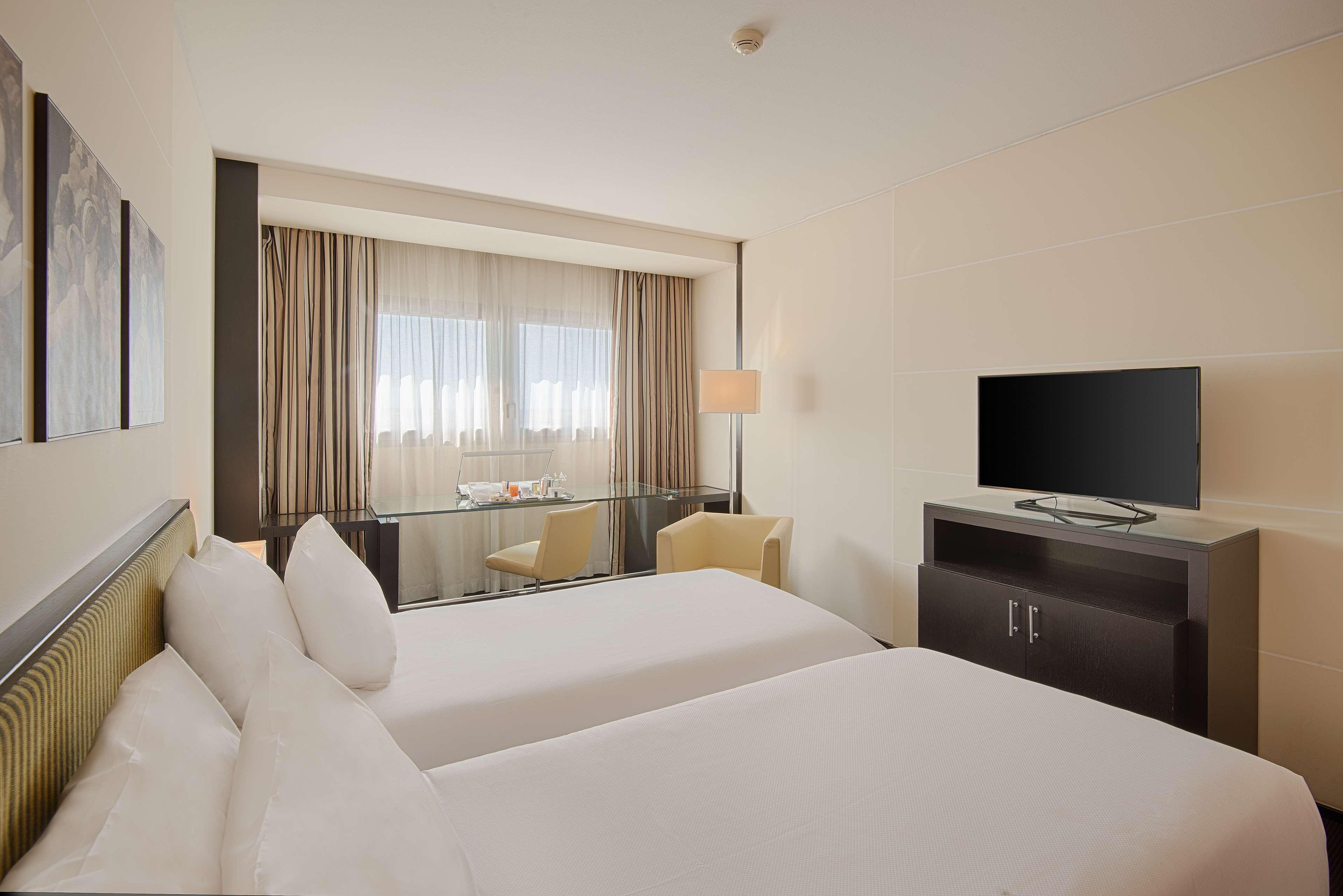 Hotel NH Padova Esterno foto