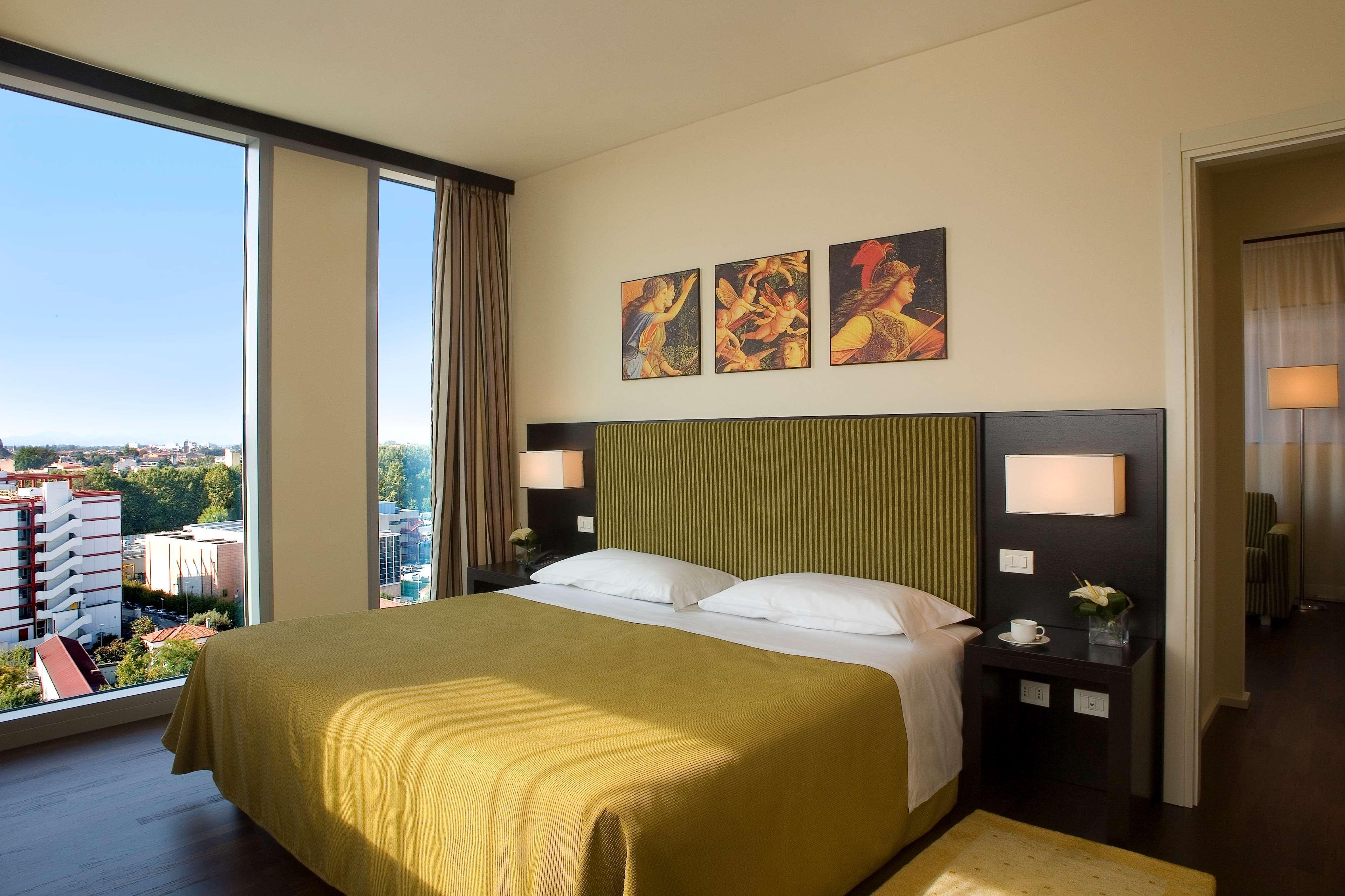 Hotel NH Padova Esterno foto