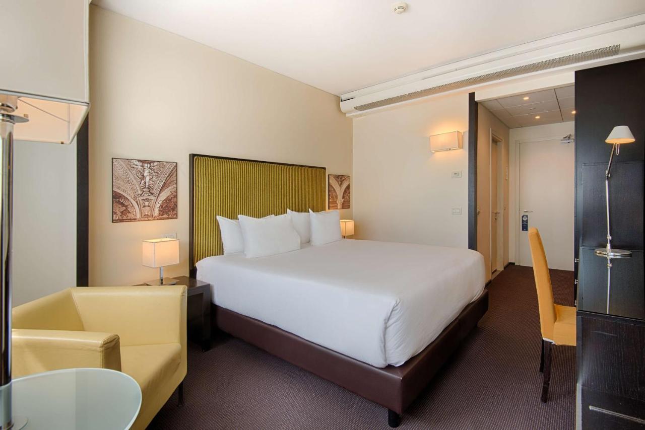 Hotel NH Padova Esterno foto