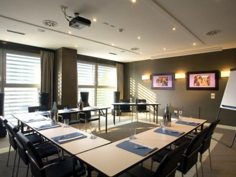 Hotel NH Padova Esterno foto