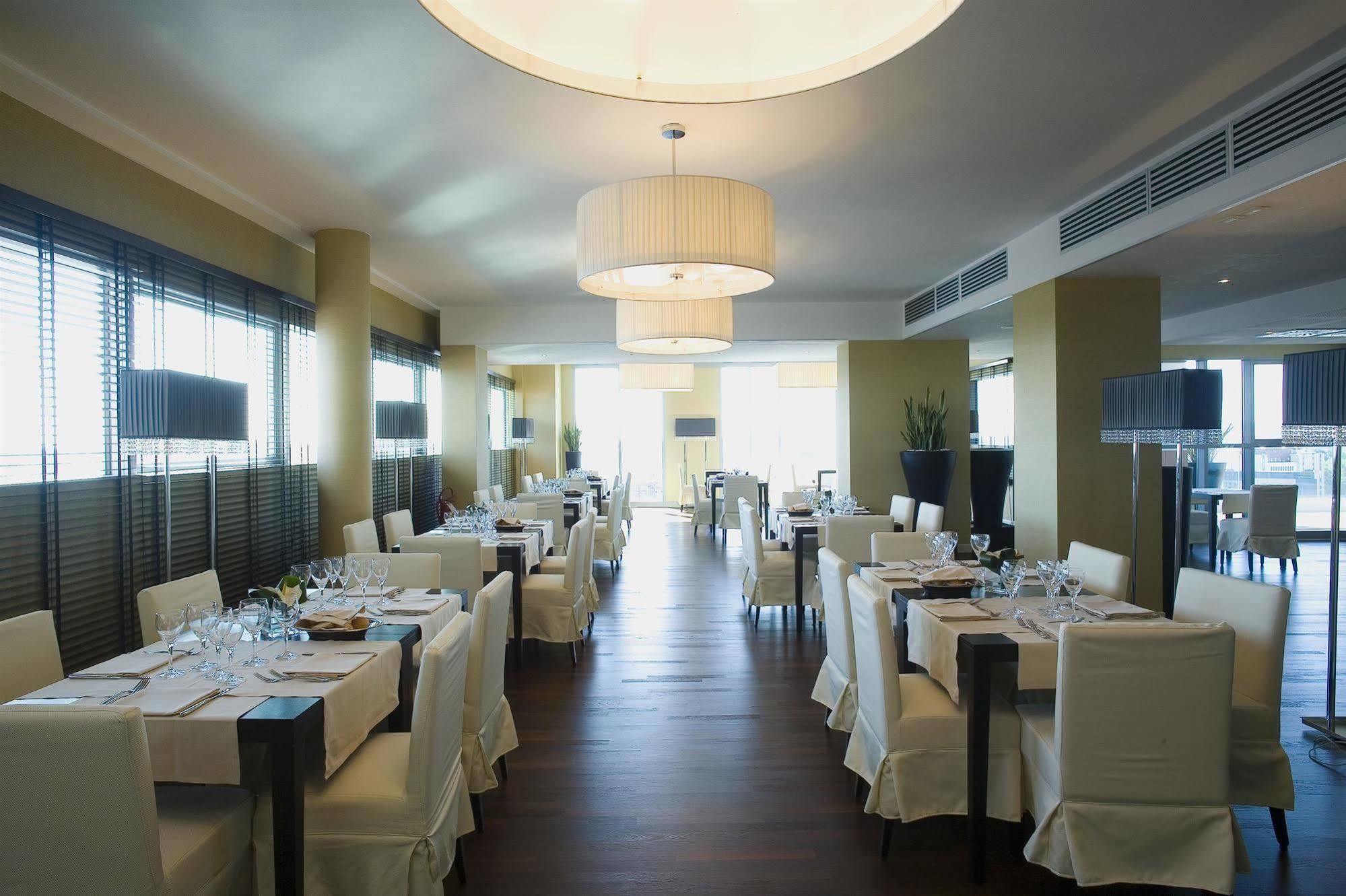 Hotel NH Padova Ristorante foto